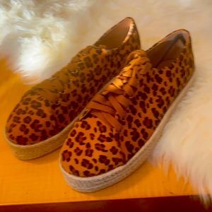 Leopard shoes